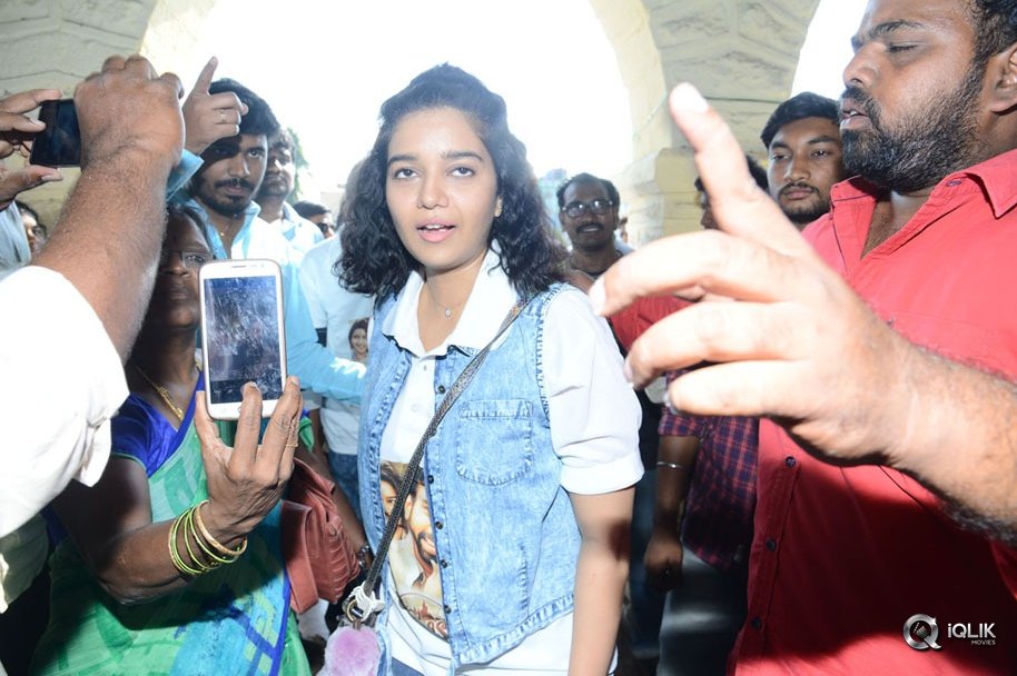 London-Babulu-Movie-Team-at-AVN-college-Vizag